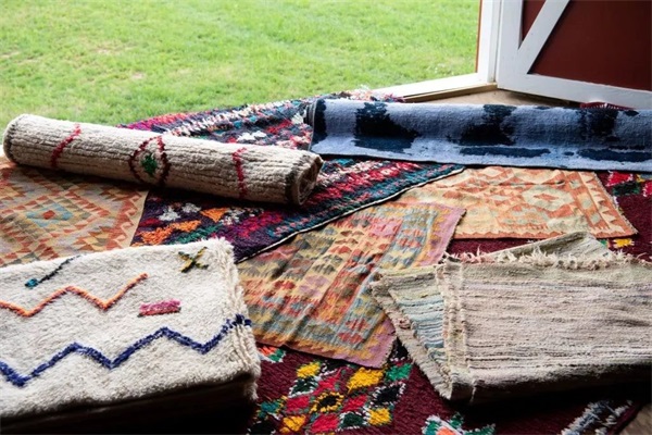 15 Tips You Must Know: How to Store A Rug?